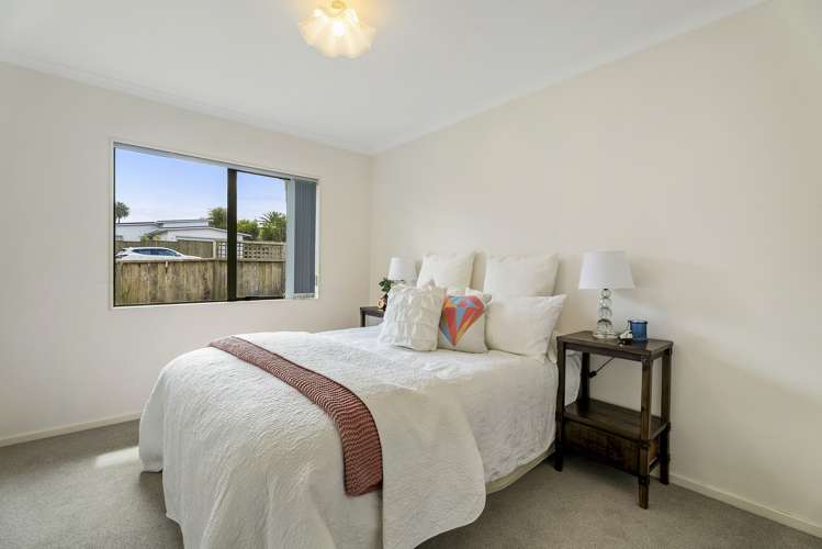 1/919 Whangaparaoa Road Manly_8