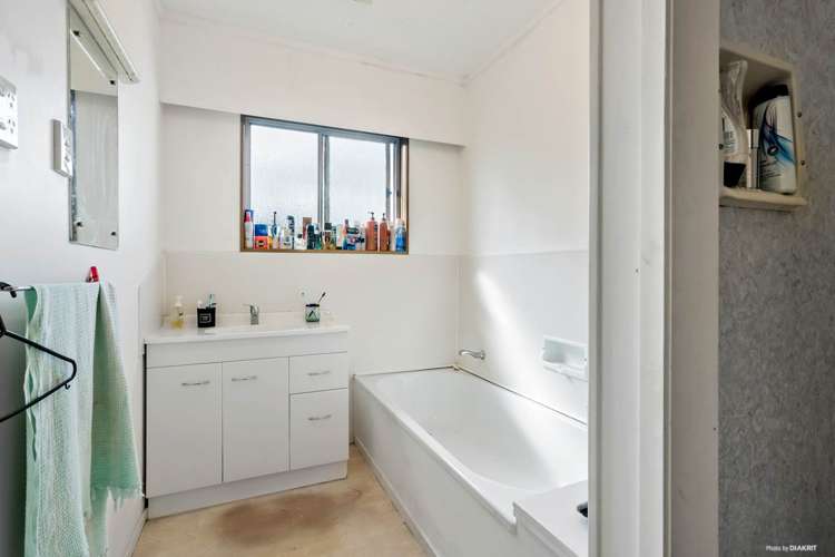 627 Glenfield Road Totara Vale_9