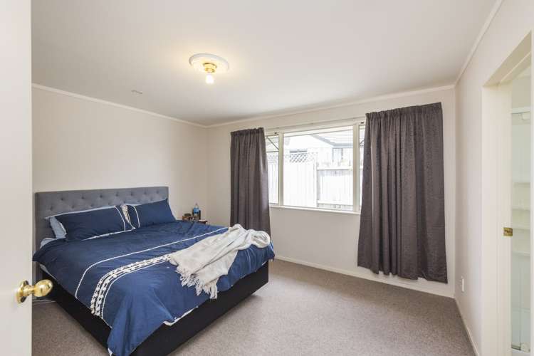 24 Logan Way Kelvin Grove_13