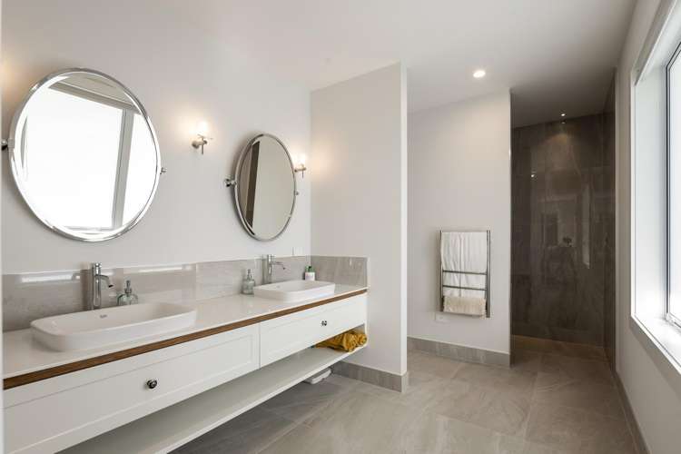 45 Alan Livingston Drive Cambridge_32