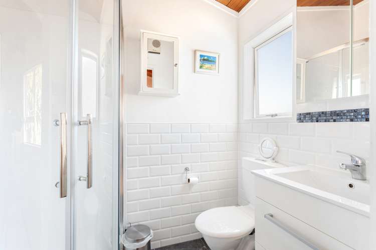 2/8 Rickards Place New Lynn_16