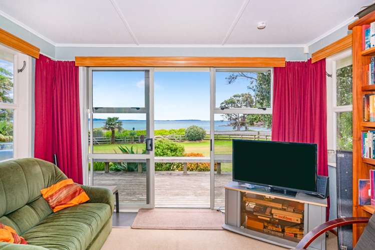 1086 Thames Coast SH25 Road Kereta_12