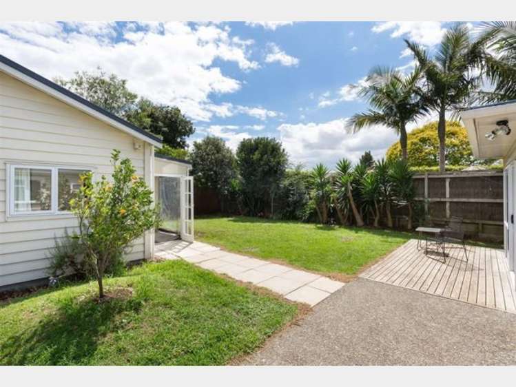 Volcanic Street Mount Eden_18