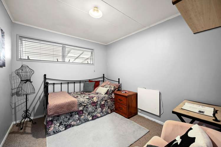 15 Garden Heights Avenue Glenview_12