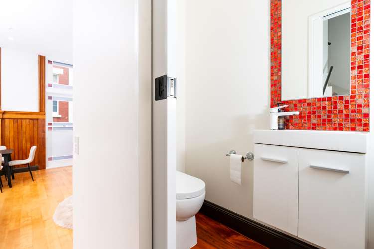 2/235 Adelaide Road Newtown_15