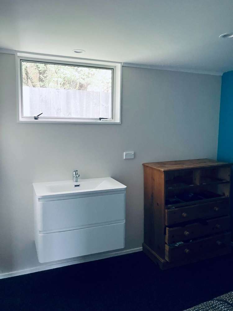 2/9 Paruru Avenue Northcote_11