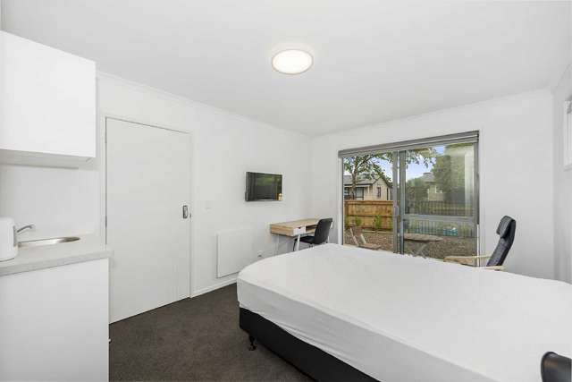 39C/4 Jones Crescent 1107_2