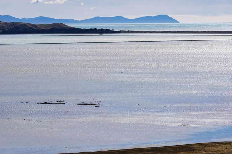 Corner Marfells Beach and Clifford Roads Lake Grassmere_13