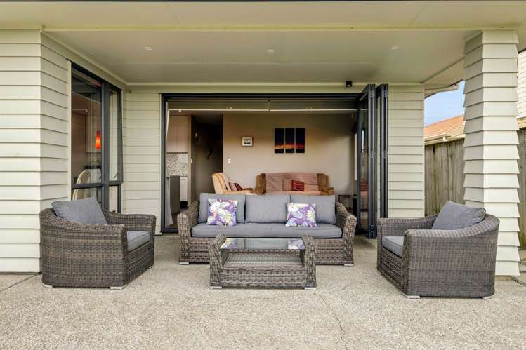 8 Brechin Place Wattle Downs_8