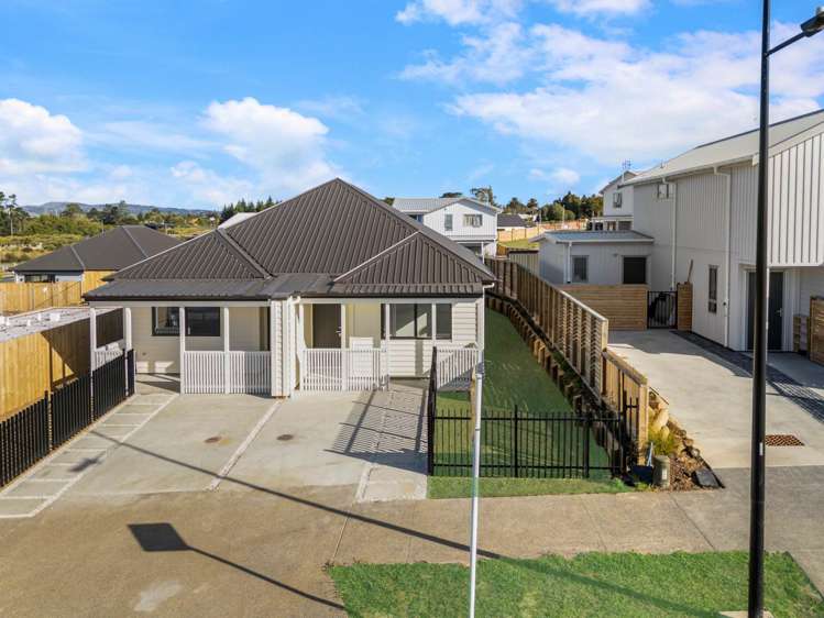 10 Rarangi Mai Lane Karaka_9