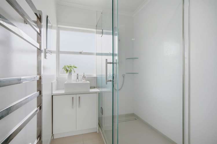 7 Bond Crescent Forrest Hill_12