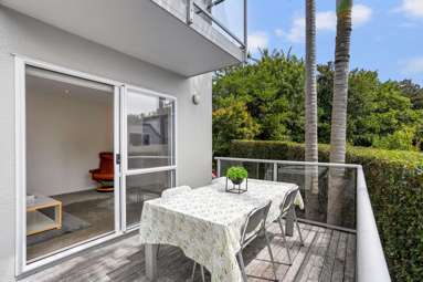 8/17 Chatfield Place_1