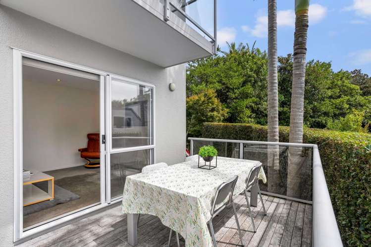 8/17 Chatfield Place Remuera_6