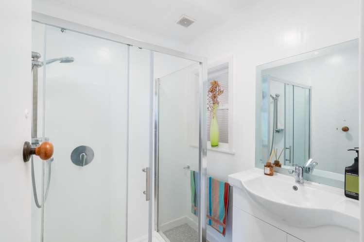 37 Wainuiomata Road Wainuiomata_9