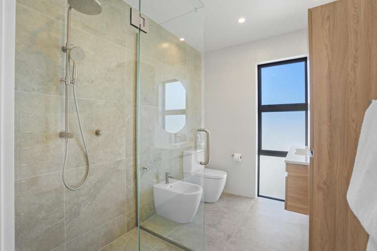 21 Fred Carr Place One Tree Point_19