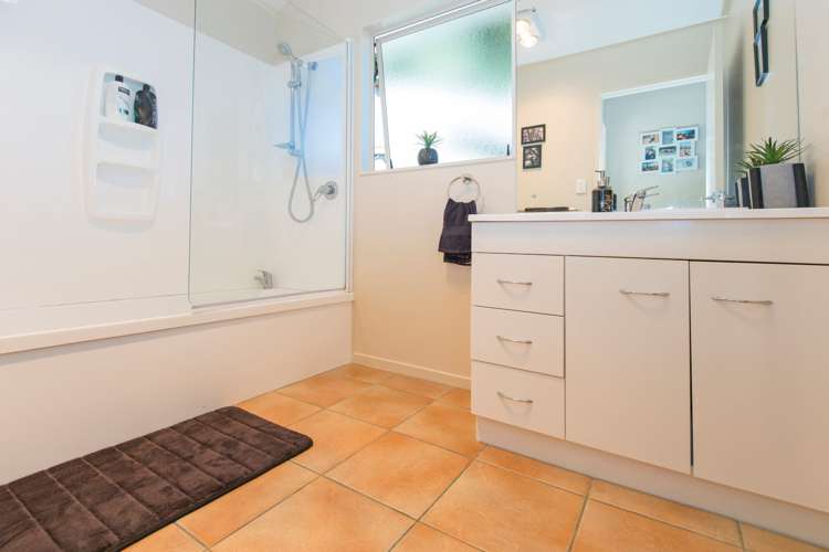 25 Palmgreen Court Stanmore Bay_17