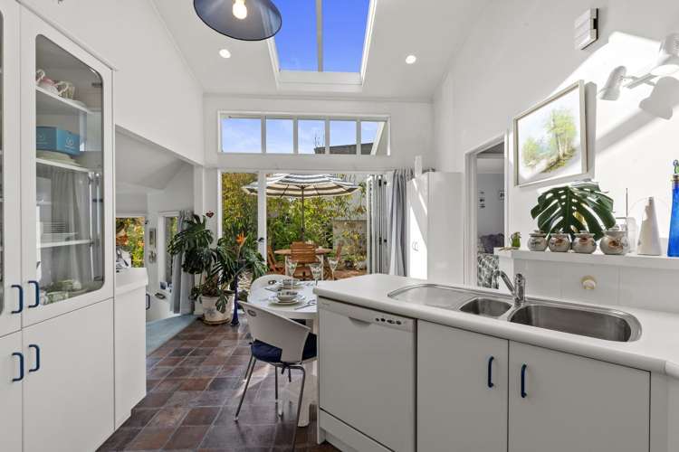 2/3 Tiri View Place Waiake_0