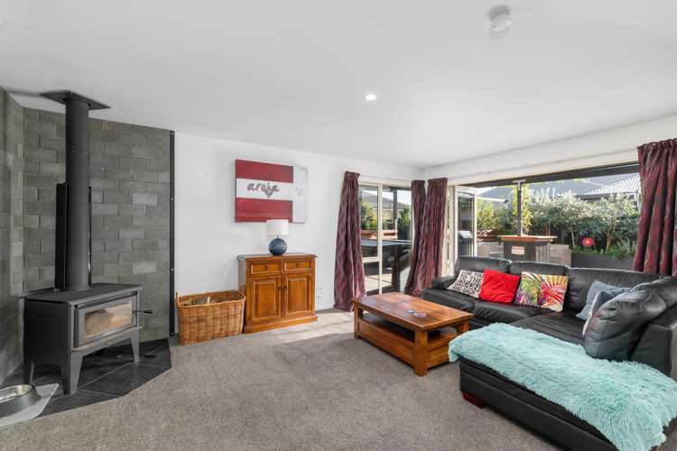 56 Travis Country Drive Burwood_8