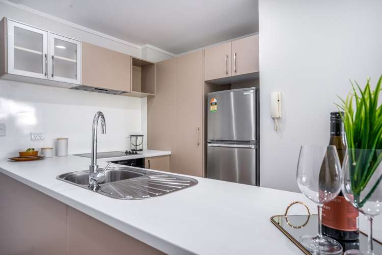 320/26 Morningside Drive Morningside_8