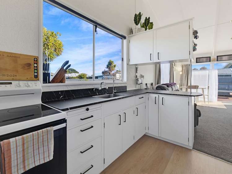 2/127 Parkers Road Tahunanui_6