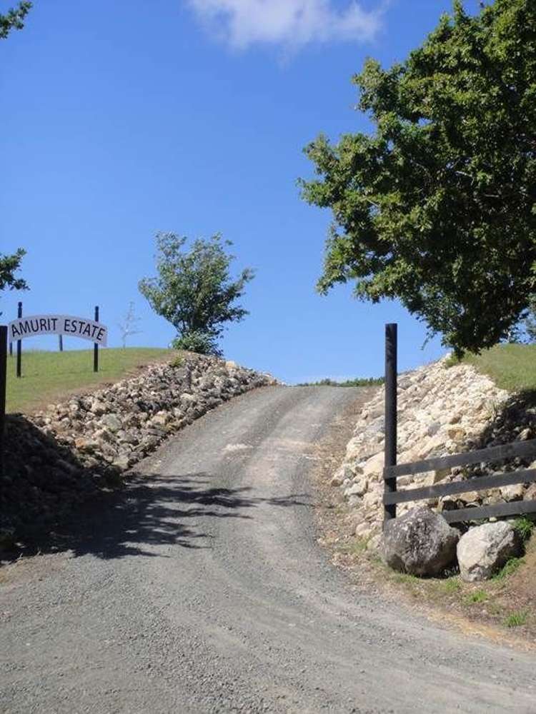 282 Lees Road Hahei_2