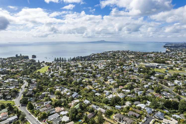 2/6 Charmaine Road Torbay_16