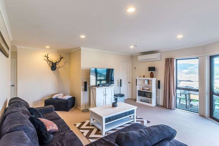 36 Percy Kinsman Crescent Riverstone Terraces_3