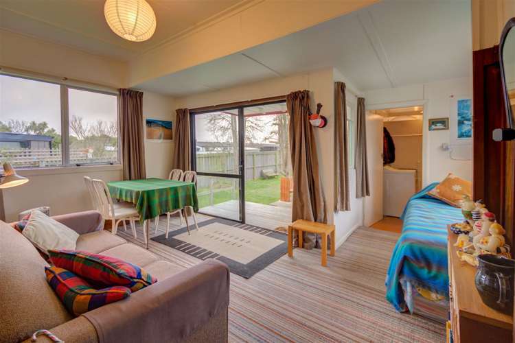 16 Broadway Avenue Waikuku Beach_5