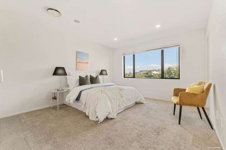 2/11A Parr Terrace Castor Bay_20
