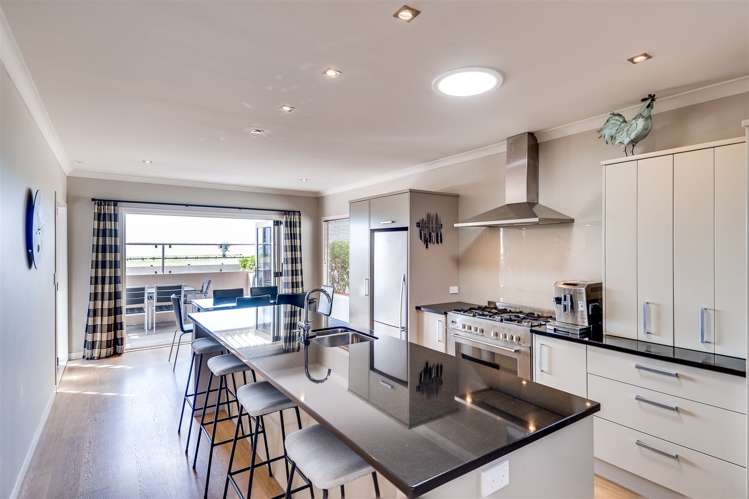 3 The Esplanade Westshore_8