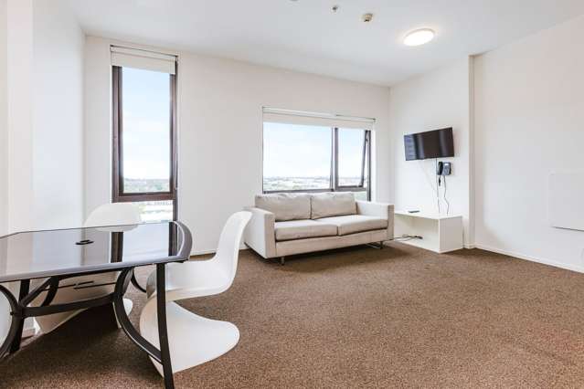 1111/17 Putney Way Manukau_4