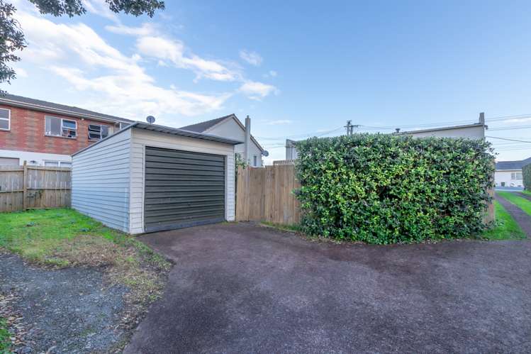 1/4031 Great North Road Glen Eden_16
