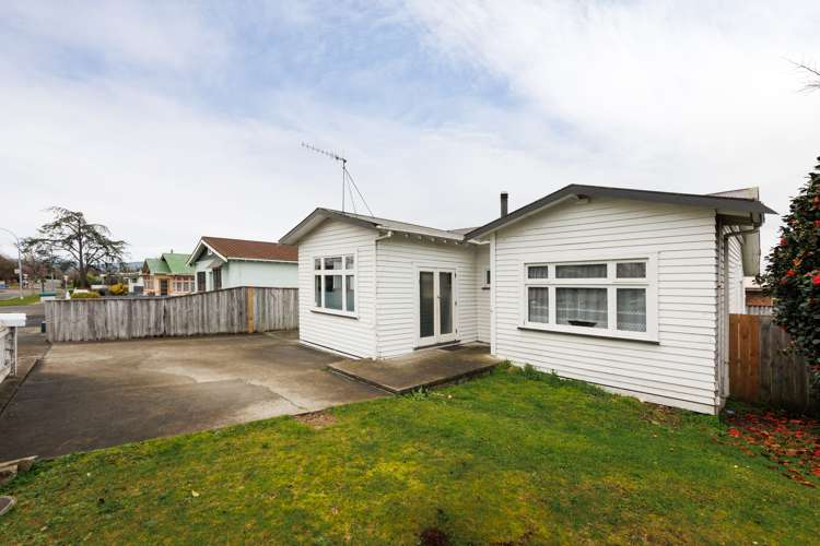 64 Lyndhurst Street Takaro_17