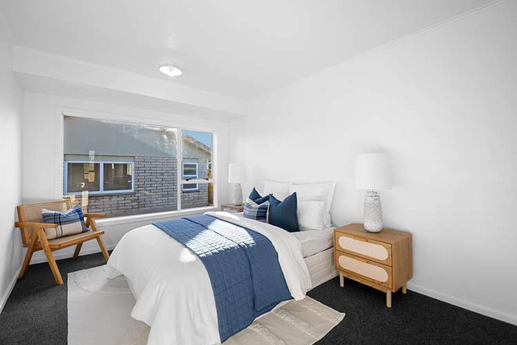 15 Denniston Crescent Redwood_8