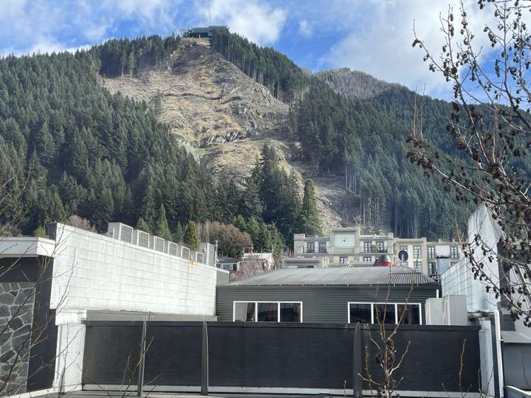 19 Rees Street Queenstown_9