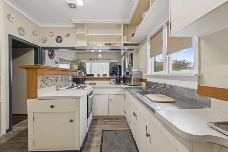 24 and 24A Shirley Street Mangakakahi_6