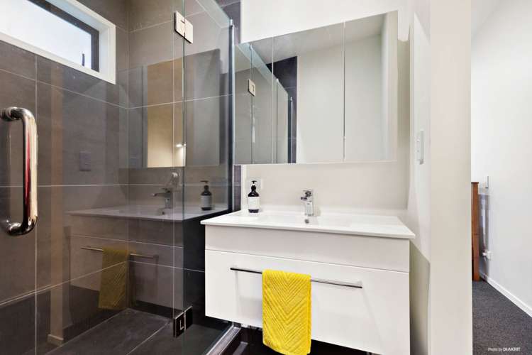 26 Arataki Views Way Glen Eden_12