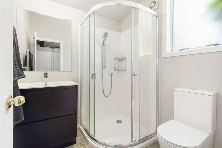 2 Phillip Parade Forrest Hill_17