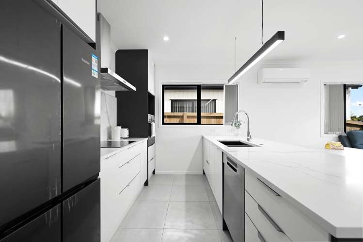 2/18 Church Road_5