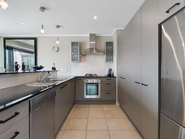 1501/72 Devonport Road Tauranga Central_5