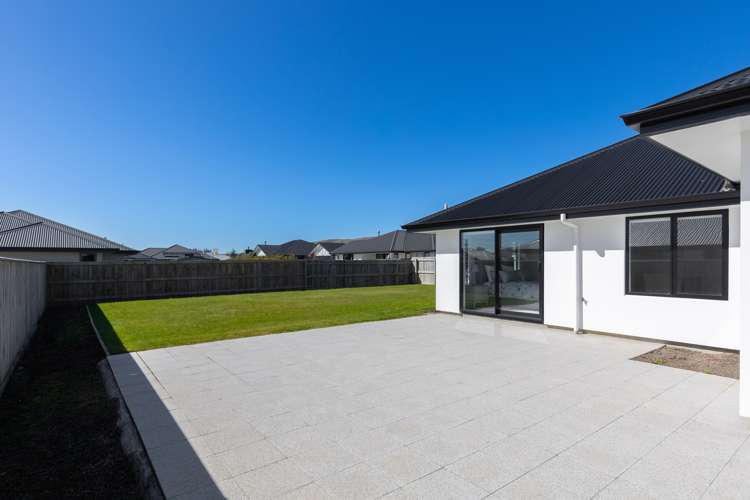 3 Caproni Road Burleigh_23