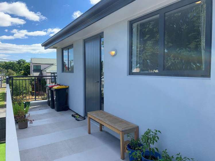 2/532 Armagh St Linwood_1