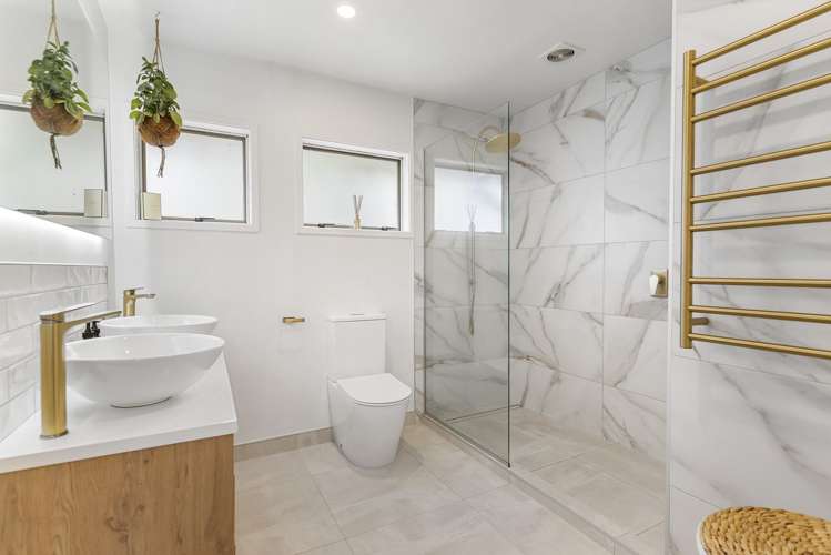 1/36 Aeroview Drive Beach Haven_16