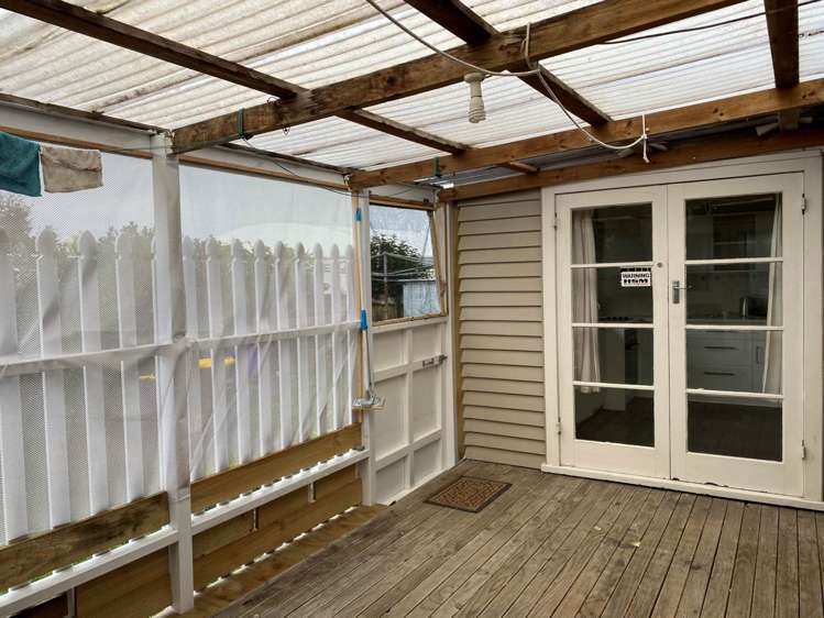 13a Reid Road New Lynn_9