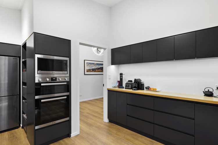 77 Easther Crescent Kew_28