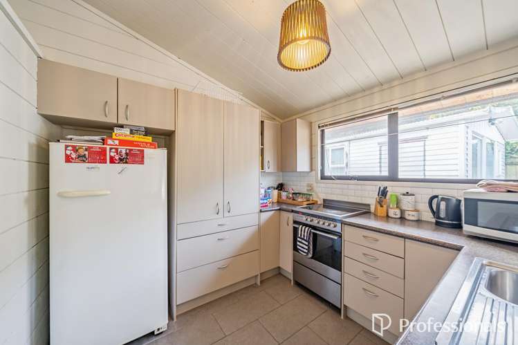 41 Antrim Crescent Wainuiomata_16
