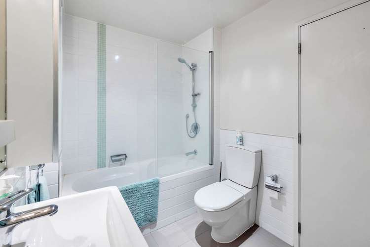 1301/17 Vogel Lane Auckland Central_13