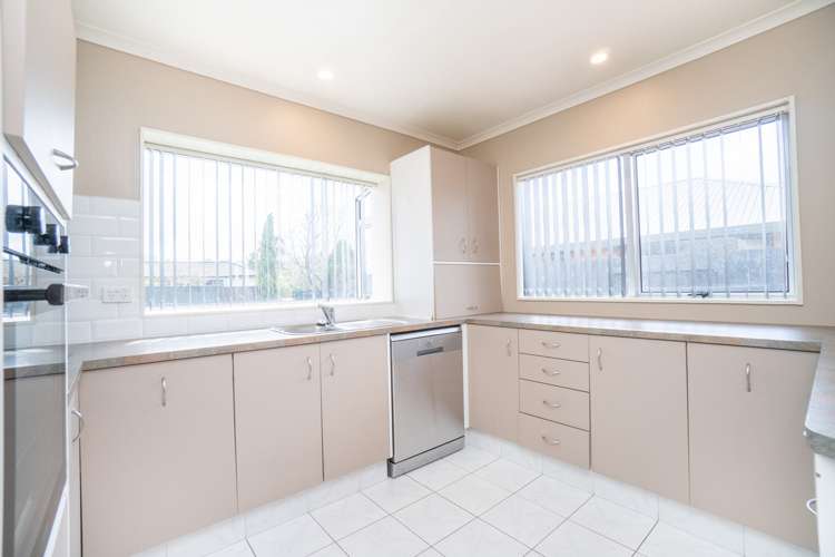 31 Strachan Way Highbury_5