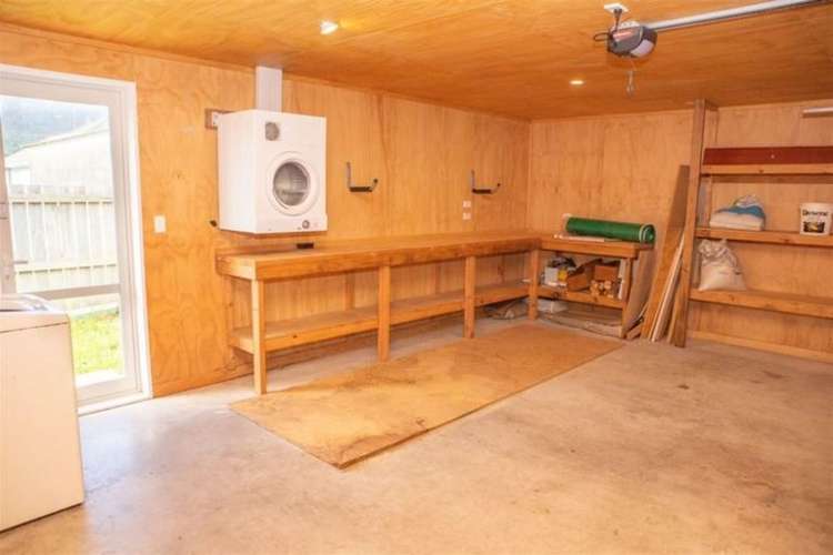 58b Domett Esplanade Cobden_11