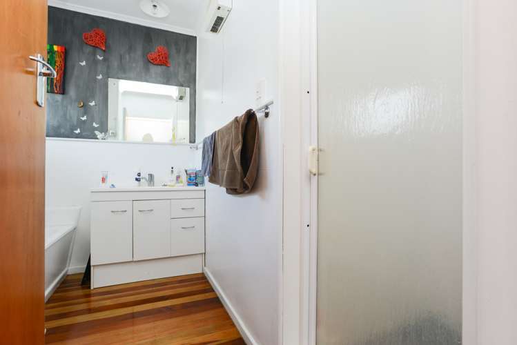 9 Wycliffe Street Onekawa_9